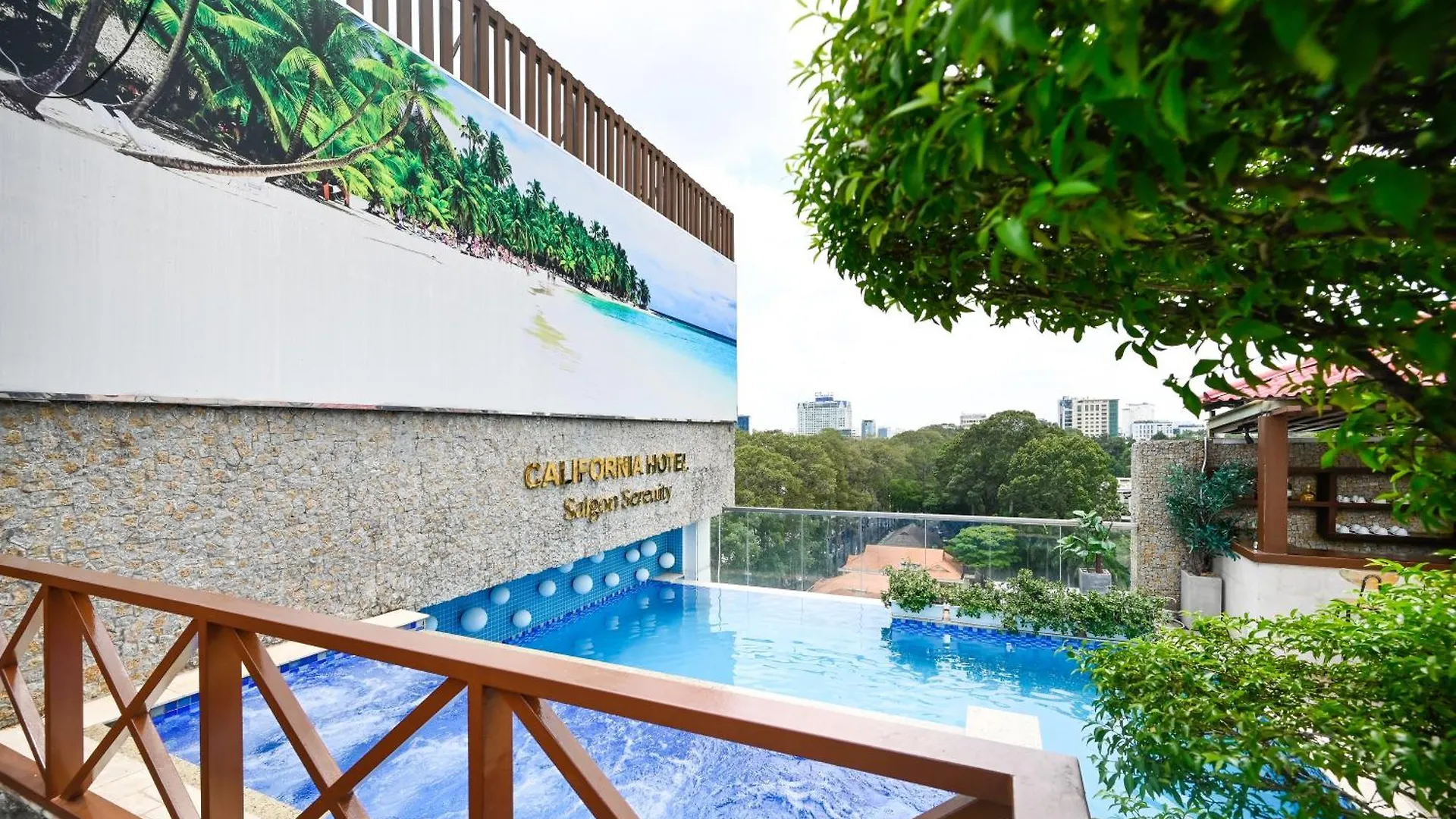 California Saigon Hotel & Rooftop Pool ホーチミン市