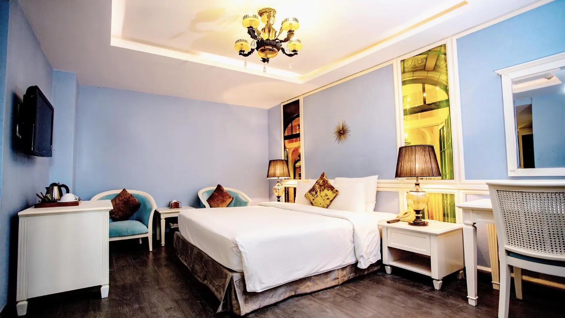 ***  California Saigon Hotel & Rooftop Pool ホーチミン市 ベトナム