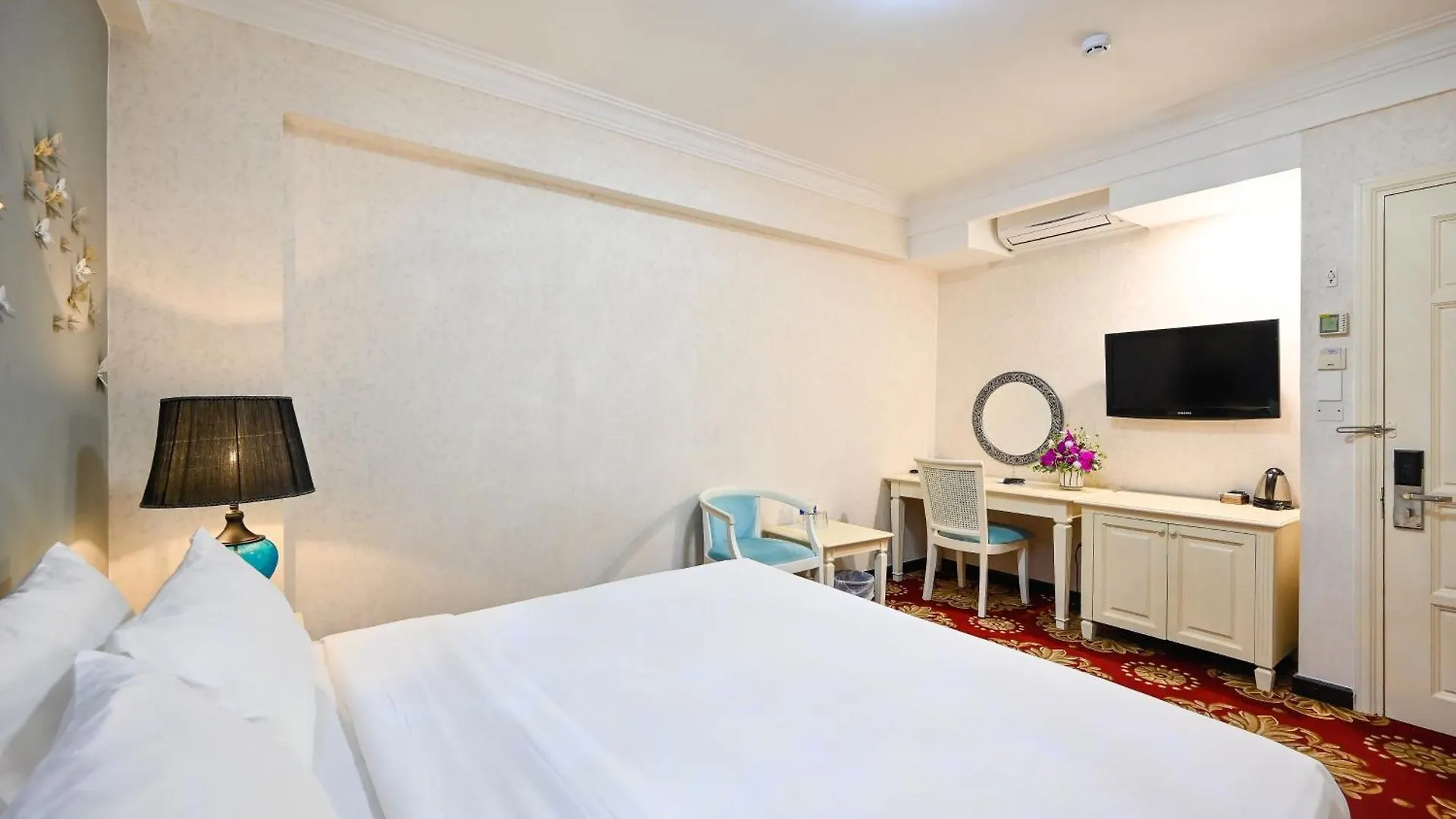 California Saigon Hotel & Rooftop Pool Ho Chi Minh City