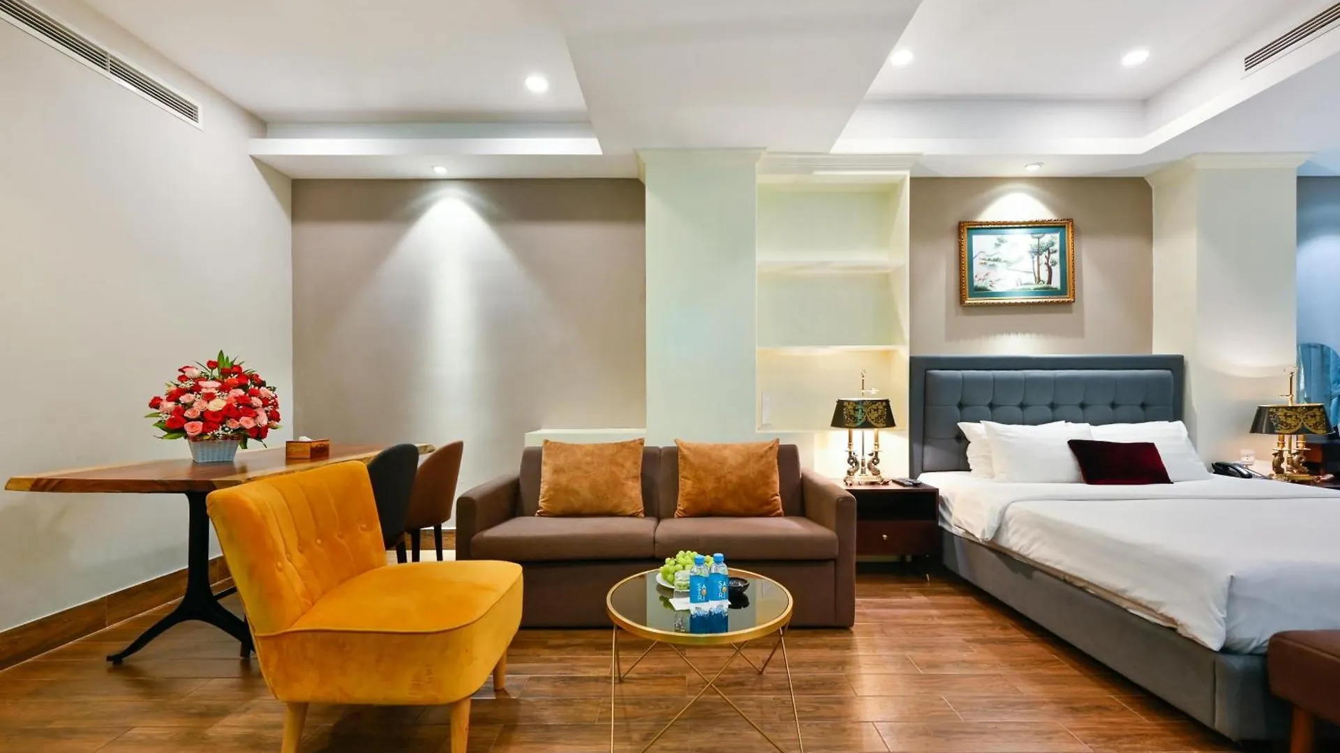 California Saigon Hotel & Rooftop Pool Ho Chi Minh City